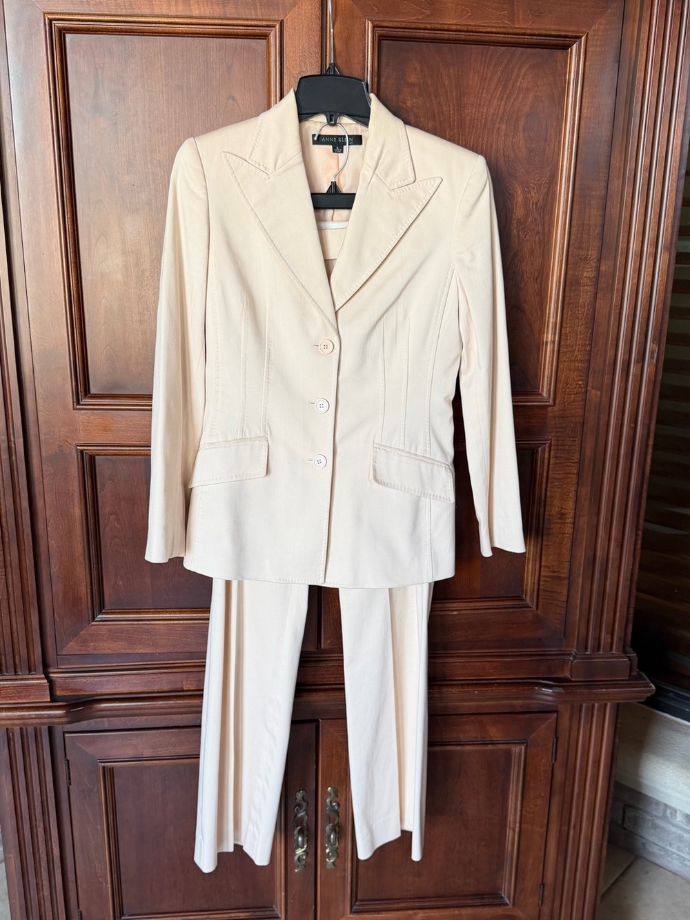 Anne Klein Light Peach Tailored Blazer and Straight Pants Suit -Size 6